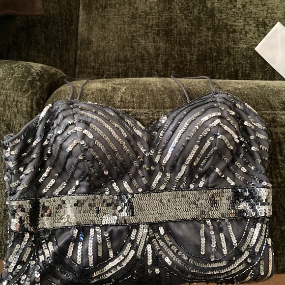 Gray sequin sparkle dress . Size 5/6 .  Sweetheart neckline . Spaghetti straps - Picture 4 of 6